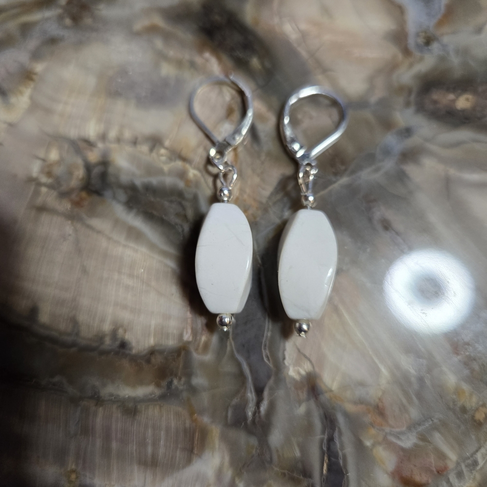 Elegant Silver and White Howlite Earrings